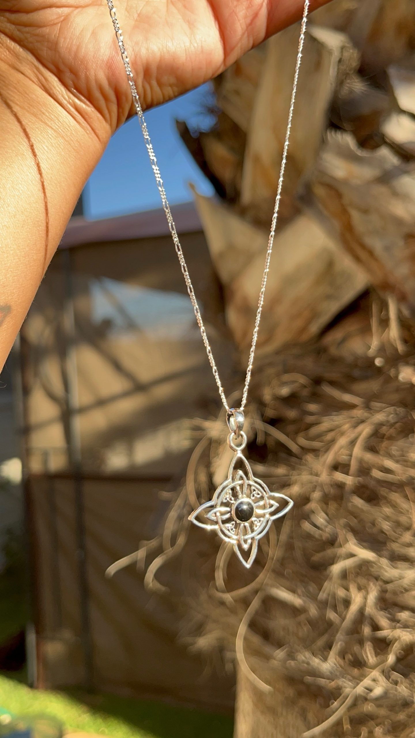 Collar Nudo de Bruja con Piedra Ónix en Plata 925 Italiana – Protección y Energía 🖤 - Imagen 3